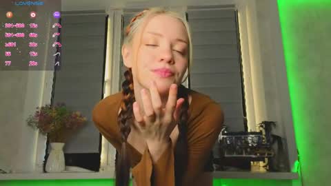 Snapshot of cherrypepperkiss chatting on 04/15/26, 02:46 Lysia online show from 04/15/26, 02:46