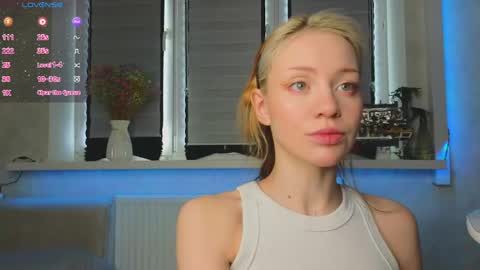 Snapshot of cherrypepperkiss chatting on 04/19/26, 01:43 Lysia online show from 04/19/26, 01:43