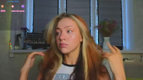 Snapshot of cherrypepperkiss chatting on 05/23/26, 05:01 Lysia online show from 05/23/26, 05:01
