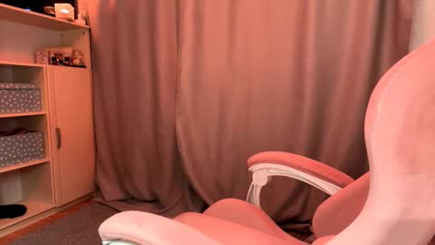 Evie online show from 02/05/26, 02:43