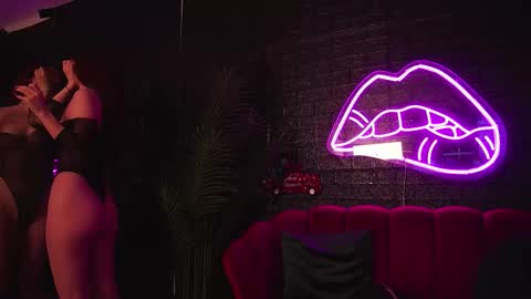 Snapshot of cherrysinn chatting on 12/18/25, 06:36 cherrysinn online show from 12/18/25, 06:36