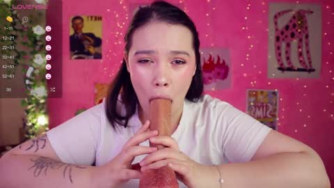 Snapshot of chery_lady22 chatting on 11/05/25, 06:02 Banny online show from 11/05/25, 06:02