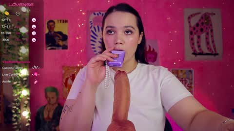 Snapshot of chery_lady22 chatting on 11/16/25, 08:09 Banny online show from 11/16/25, 08:09