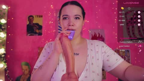 Snapshot of chery_lady22 chatting on 12/13/25, 07:53 Banny online show from 12/13/25, 07:53