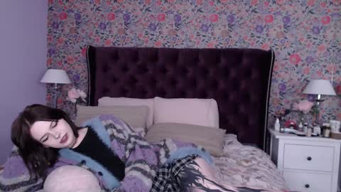 amelia online show from 01/04/25, 12:48