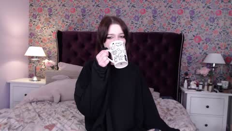 amelia online show from 01/06/25, 04:13