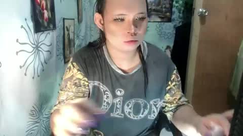 Snapshot of chescahotxxxl chatting on 01/02/25, 04:41 chescahotxxxl online show from 01/02/25, 04:41