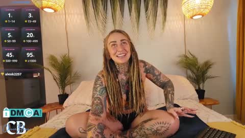 Snapshot of cheviblue chatting on 02/11/25, 03:18 Chevi Blue online show from 02/11/25, 03:18