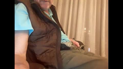 Snapshot of chevy69 chatting on 01/28/25, 03:47 chevy69 online show from 01/28/25, 03:47