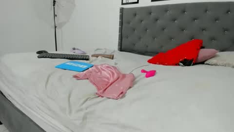 Snapshot of chey_petite chatting on 11/07/25, 02:22 chey_petite online show from 11/07/25, 02:22