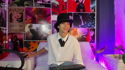 Snapshot of cheys_mast chatting on 05/15/26, 07:21 Cheys online show from 05/15/26, 07:21