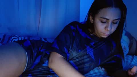 Snapshot of chiara_20 chatting on 11/26/25, 04:02 Airam online show from 11/26/25, 04:02