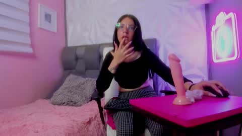 Snapshot of chiaraa_fiore chatting on 02/10/25, 10:51 Chiara online show from 02/10/25, 10:51