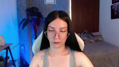 Snapshot of chiaraa_fiore chatting on 03/07/25, 12:04 Chiara online show from 03/07/25, 12:04