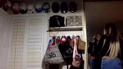 Snapshot of chicagobabe312 chatting on 11/27/25, 03:30 chicagobabe312 online show from 11/27/25, 03:30