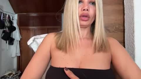 sexypau online show from 11/01/25, 08:22