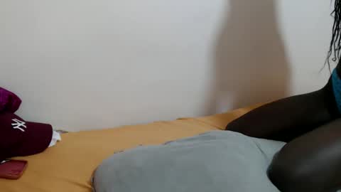 chichie_ online show from 05/08/26, 09:25