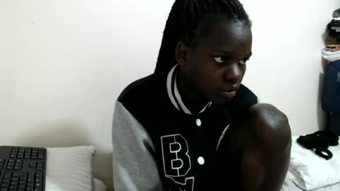 chichie_ online show from 06/22/26, 03:08
