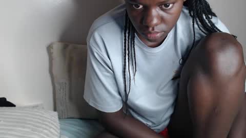 chichie_ online show from 07/26/26, 11:00