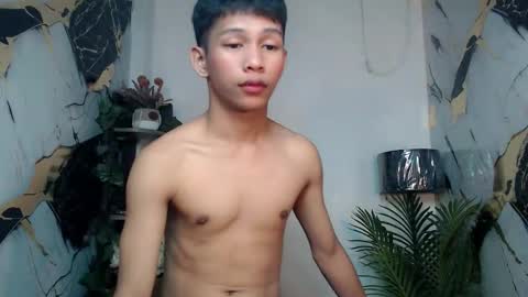 chick_renz online show from 10/03/25, 05:21