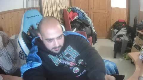 Snapshot of chicomallorca96 chatting on 02/20/25, 05:18 chicomallorca96 online show from 02/20/25, 05:18