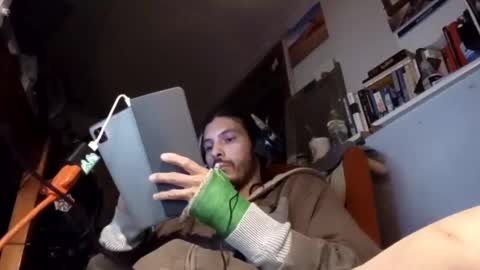 Snapshot of chiefj6izcarezzamatrix chatting on 01/17/25, 04:06 chiefJ6mirrorzmatrixmoke online show from 01/17/25, 04:06