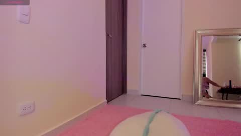 Snapshot of chihiro_11 chatting on 12/17/25, 12:44 chihiro_11 online show from 12/17/25, 12:44