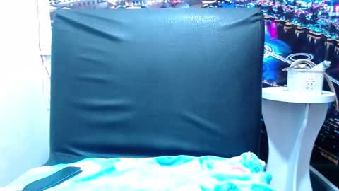 Snapshot of chiky_nastyy chatting on 01/09/25, 06:15 Chikys online show from 01/09/25, 06:15