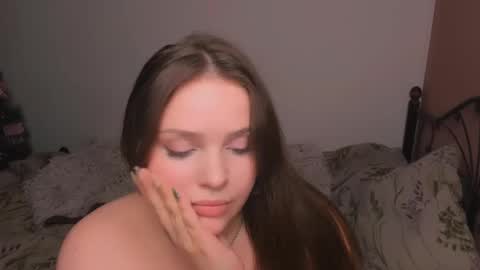 Snapshot of chilivanilla chatting on 02/04/25, 03:44 lalaland online show from 02/04/25, 03:44