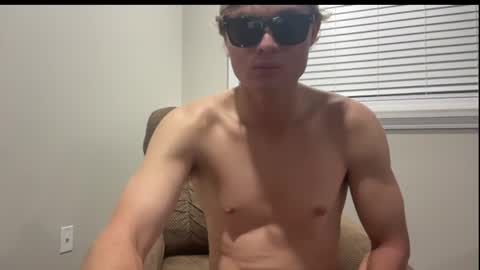 chill_fit_guy online show from 08/08/26, 02:14