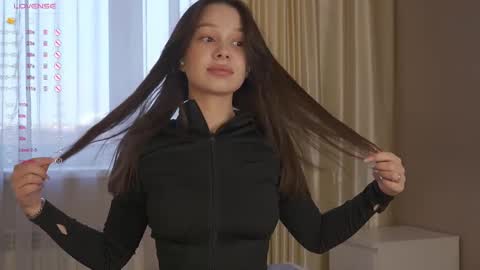 Snapshot of chillgirlll chatting on 12/16/25, 05:56 Nicole online show from 12/16/25, 05:56