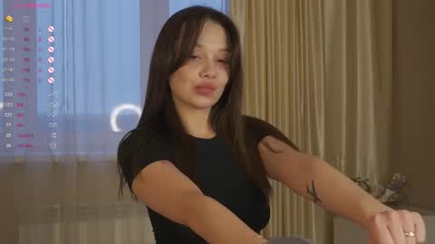 Snapshot of chillgirlll chatting on 12/17/25, 05:46 Nicole online show from 12/17/25, 05:46