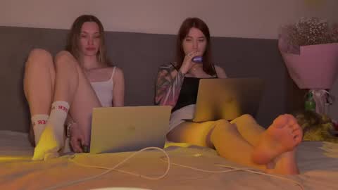 Snapshot of chillgoddess chatting on 04/19/26, 08:33 Goddess Vika - owner of all ur money online show from 04/19/26, 08:33