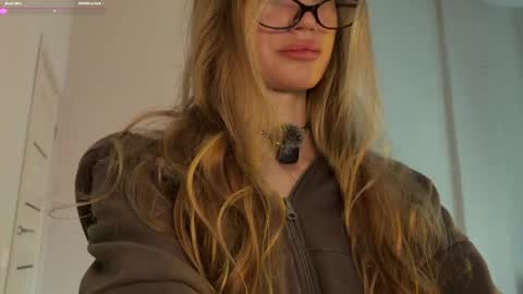 Snapshot of chillgoddess chatting on 05/15/26, 12:34 Goddess Vika - owner of all ur money online show from 05/15/26, 12:34