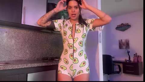 Snapshot of chillspace chatting on 12/21/24, 07:06 KAIA online show from 12/21/24, 07:06