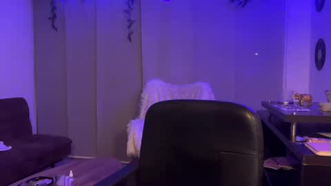 Snapshot of chillspace chatting on 01/05/25, 04:04 KAIA online show from 01/05/25, 04:04