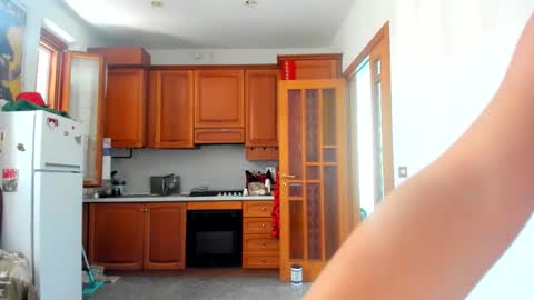 Snapshot of chillwithcamii chatting on 09/09/25, 10:15 yoursensualparadise online show from 09/09/25, 10:15