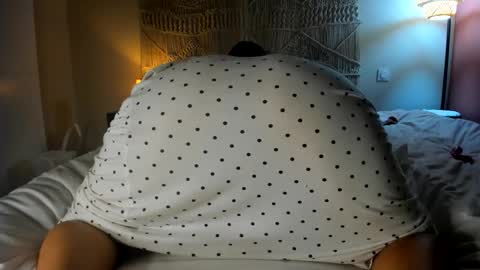 Snapshot of chillwithcamii chatting on 11/09/25, 12:09 yoursensualparadise online show from 11/09/25, 12:09