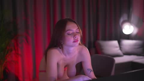 Snapshot of chillwithstacy chatting on 03/05/25, 01:21 chillwithstacy online show from 03/05/25, 01:21