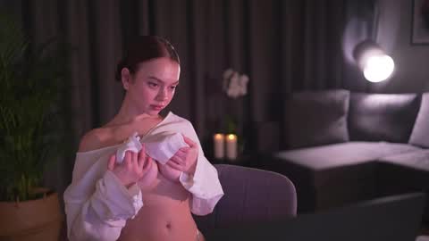 Snapshot of chillwithstacy chatting on 03/05/25, 10:10 chillwithstacy online show from 03/05/25, 10:10