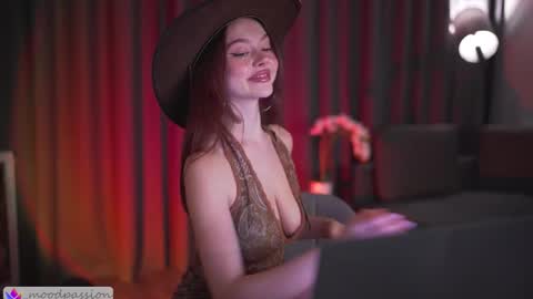 Snapshot of chillwithstacy chatting on 09/28/25, 07:30 chillwithstacy online show from 09/28/25, 07:30