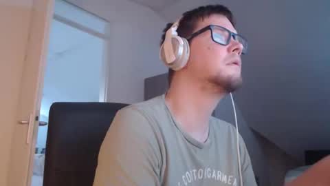 chillzonecam online show from 09/08/25, 05:34