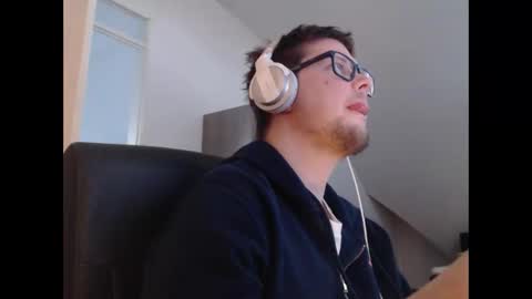 chillzonecam online show from 04/25/26, 06:38