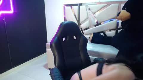 Snapshot of chinatsu_t chatting on 01/19/25, 11:45 Kelly online show from 01/19/25, 11:45