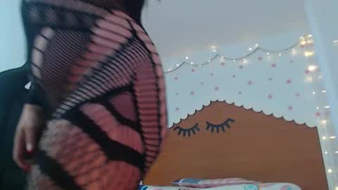 Snapshot of chinatsu_t chatting on 01/23/25, 04:09 Kelly online show from 01/23/25, 04:09