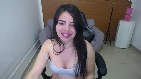 Snapshot of chinatsu_t chatting on 10/10/25, 12:53 Kelly online show from 10/10/25, 12:53