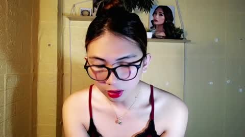 Snapshot of chinitaluxe chatting on 07/15/26, 12:27 Chinita online show from 07/15/26, 12:27