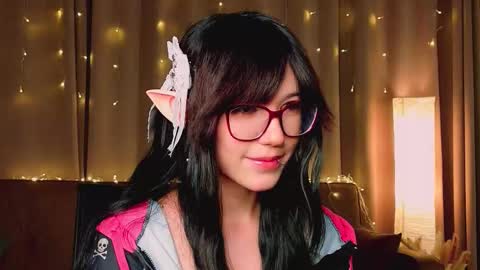 Snapshot of chiquitabures chatting on 01/15/26, 06:55 Leyna online show from 01/15/26, 06:55