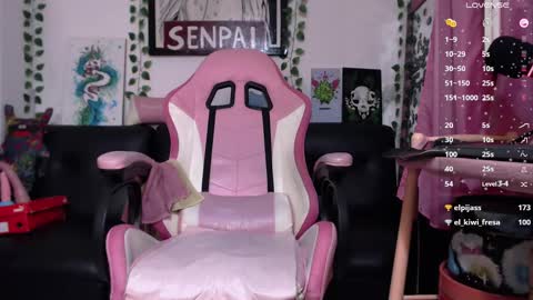 chise chann online show from 03/06/25, 07:36