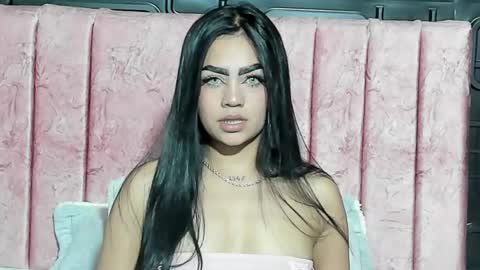 Snapshot of chistail_ chatting on 12/03/25, 03:10 Cristal online show from 12/03/25, 03:10